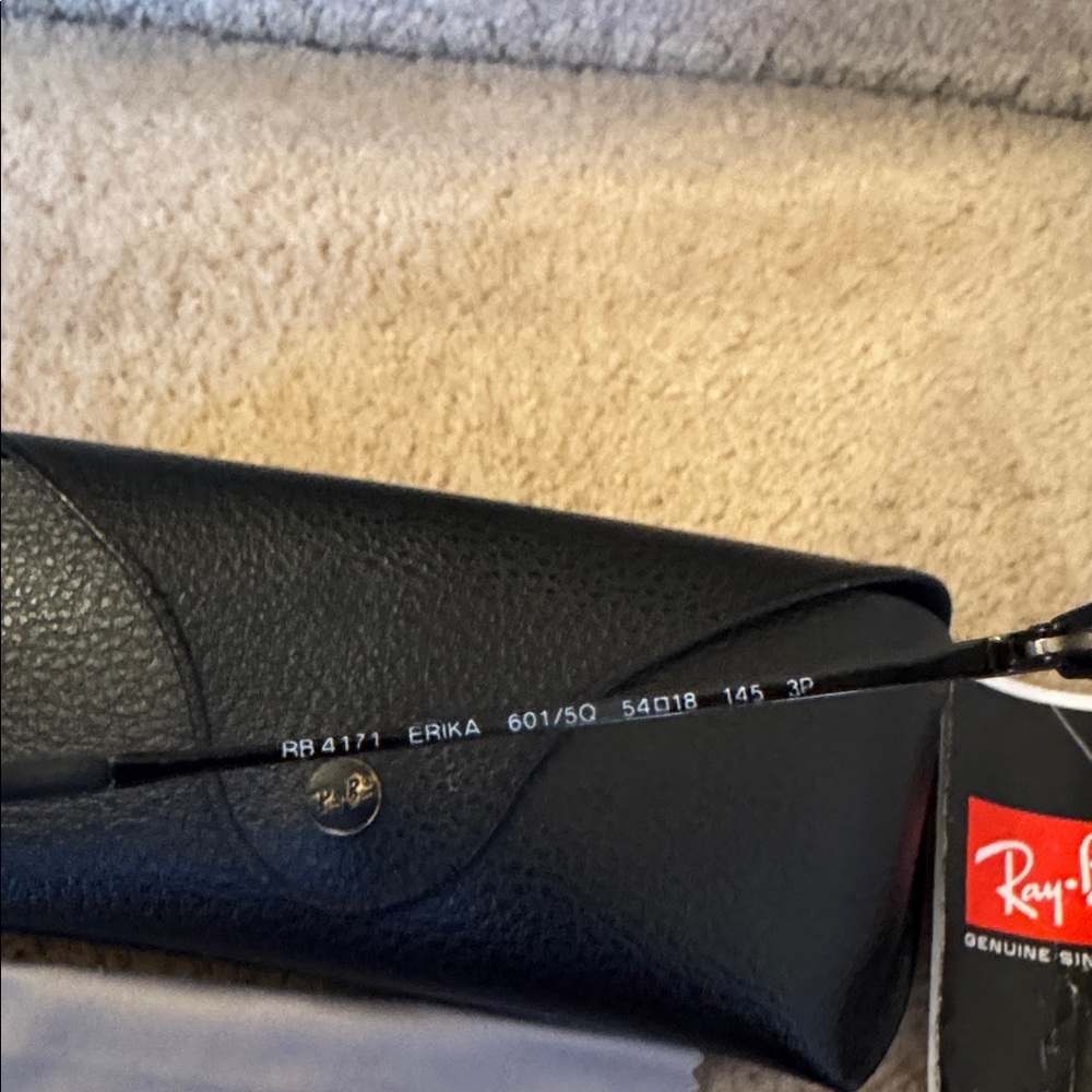 Authentic Ray Ban Erika polarized sunglasses - Picture 4 of 12